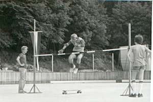 Fahrer: Attila Aszodi, Event: High jump in Urach, Germany 1978, Photo: Chris Eggers