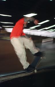 Fahrer: Dirk Widmann, Trick: Frontside 5-O, Spot: Basel Landihalle