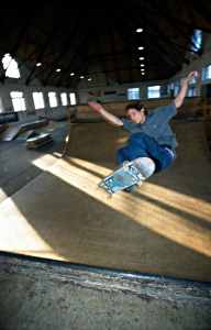 Fahrer: Michael Dufner, Trick: Frontside Ollie-Air, Spot: Ulm, Reithalle