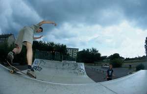 Fahrer: Sergei Berndt, Trick: Backside-Smith-Grind