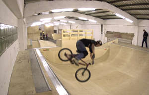 Wermelskirchen, Skatehalle Rollrausch, Mini-Ramp